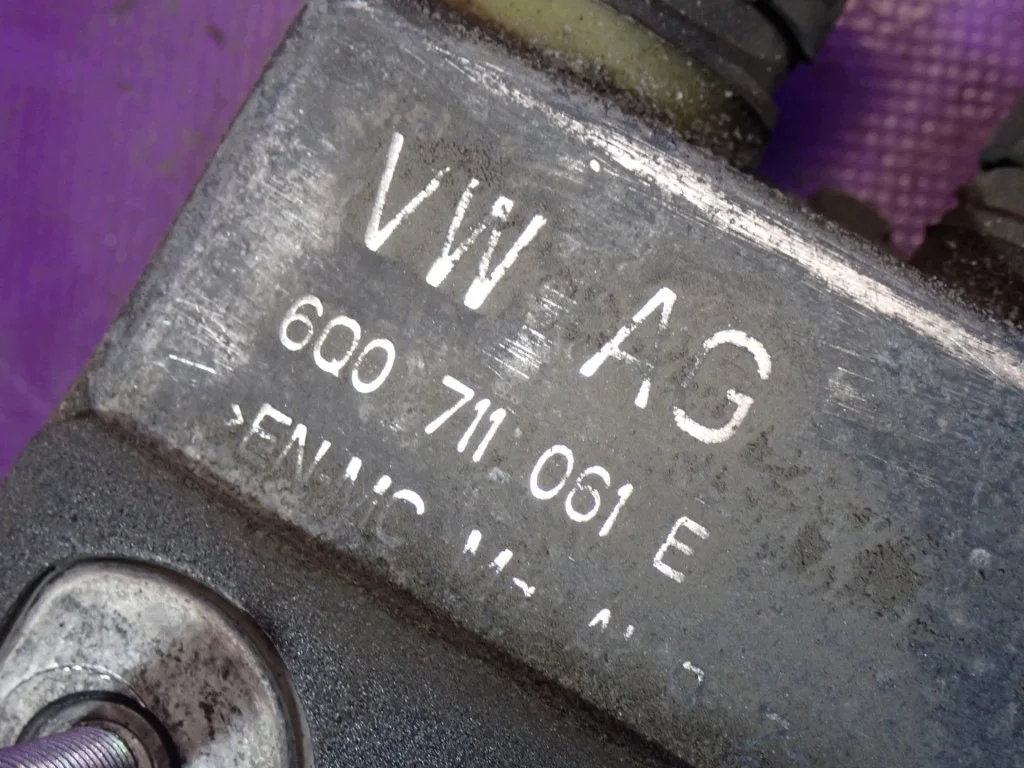 Levier de vitesse VW Polo IV 9N 05-09 image 8