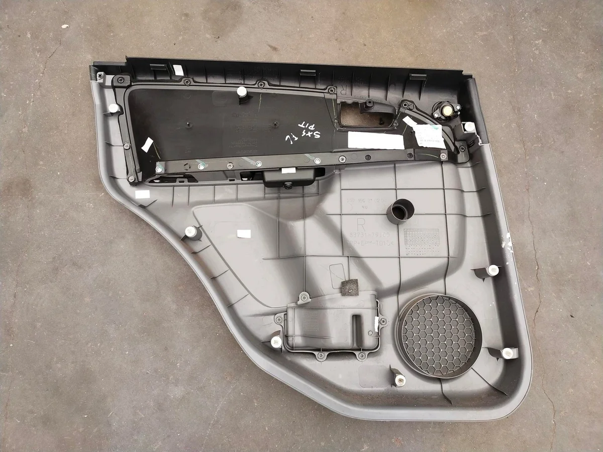 Suzuki SX4 Oikea Takapaneeli Käytetty image 7