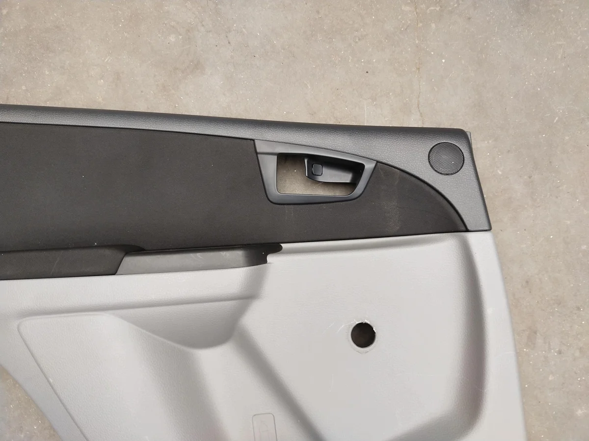 Suzuki SX4 dörrpanel klädsel vänster bak image 3
