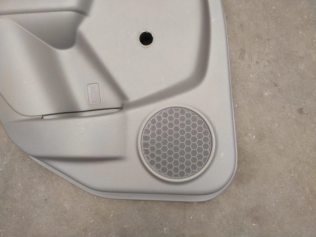 Suzuki SX4 dörrpanel klädsel vänster bak image 5
