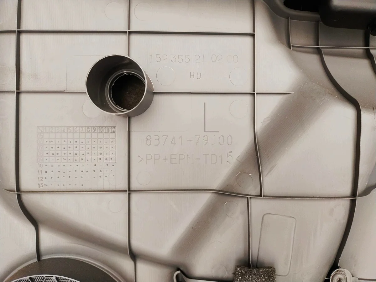 Suzuki SX4 dörrpanel klädsel vänster bak image 8