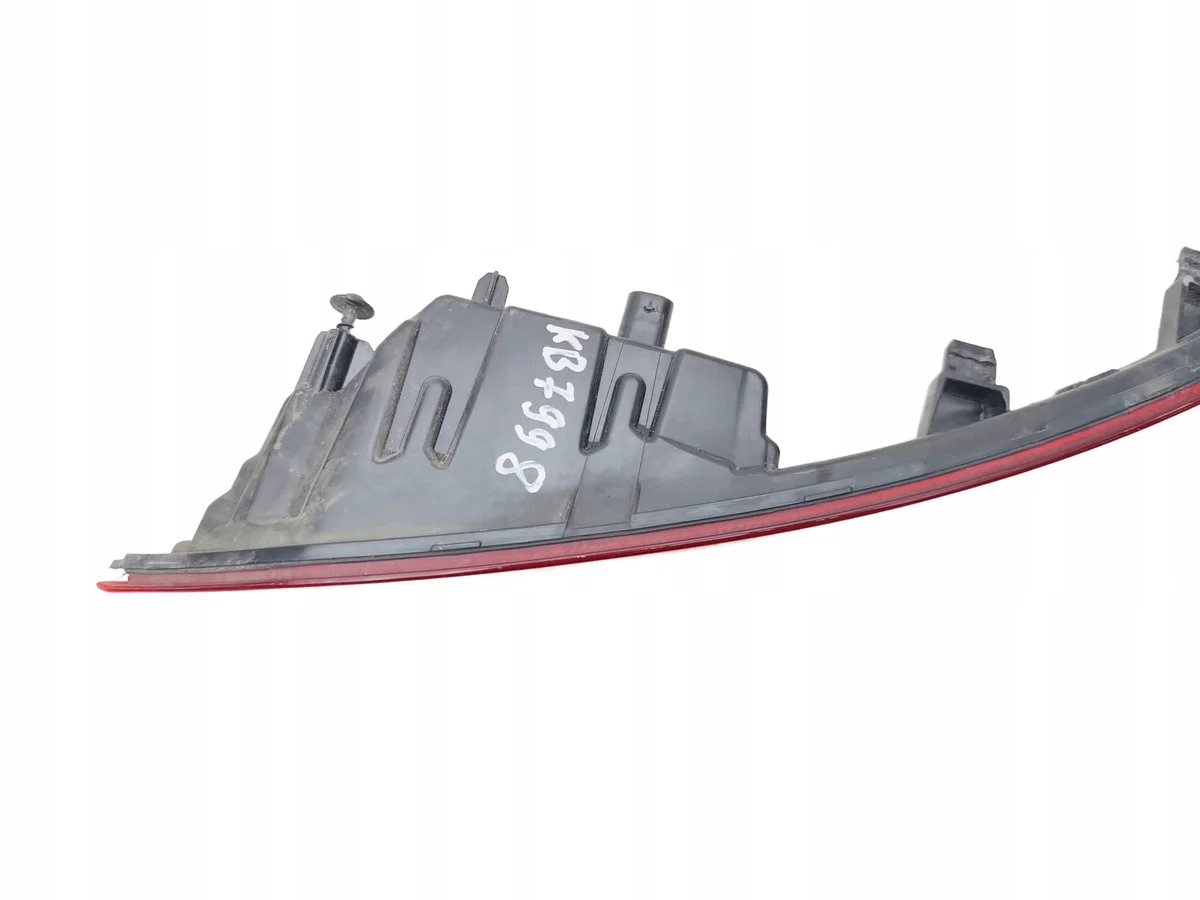 Audi e-tron Sportback Reflector Trasero Izquierdo thumbnail 1