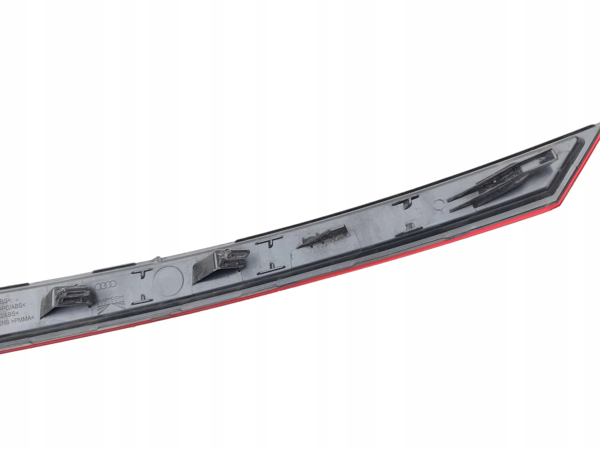 Audi e-tron Sportback Reflector Trasero Izquierdo thumbnail 4