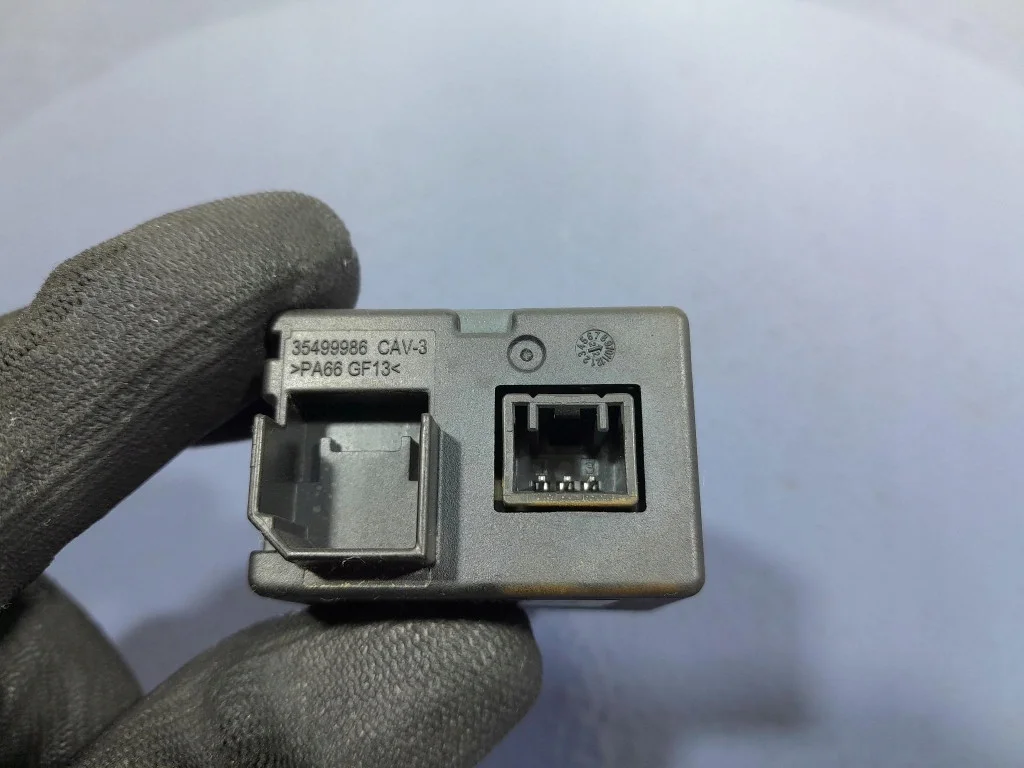 Alfa Romeo Tonale USB-Anschluss Buchse L-297605-00505719370 image 3
