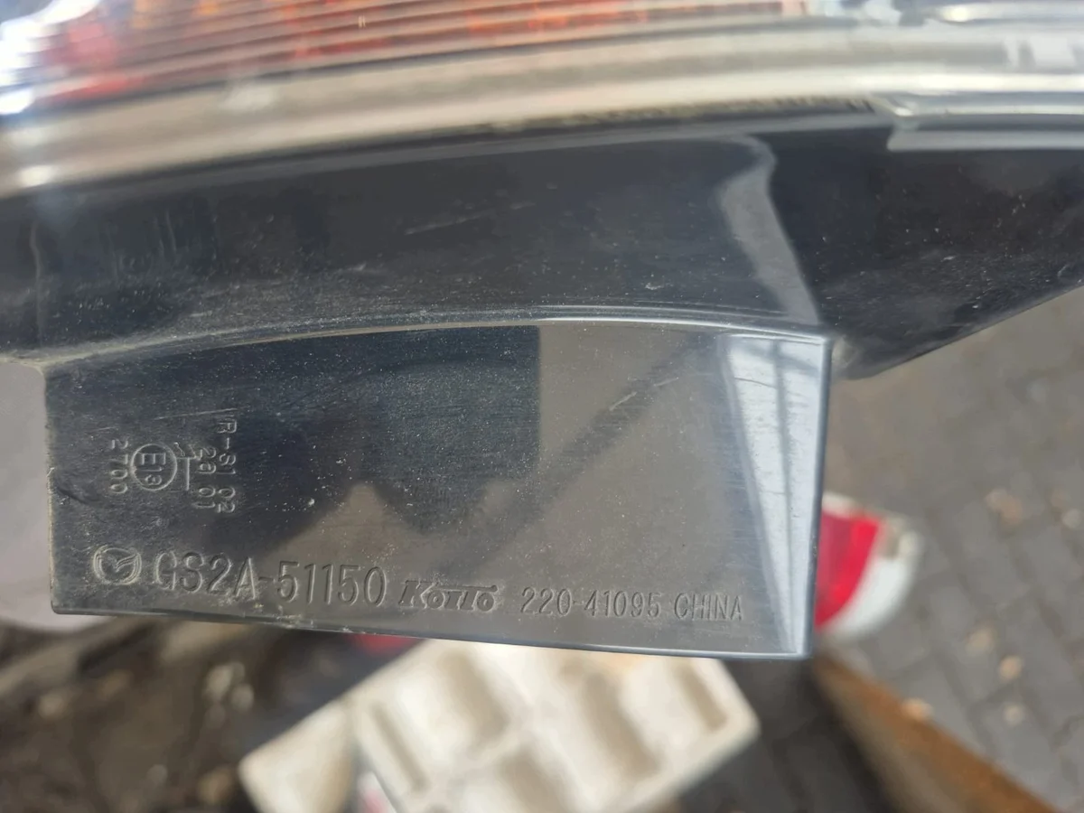 Luz Parachoques Mazda 6 III Kombi Derecha Usada image 3