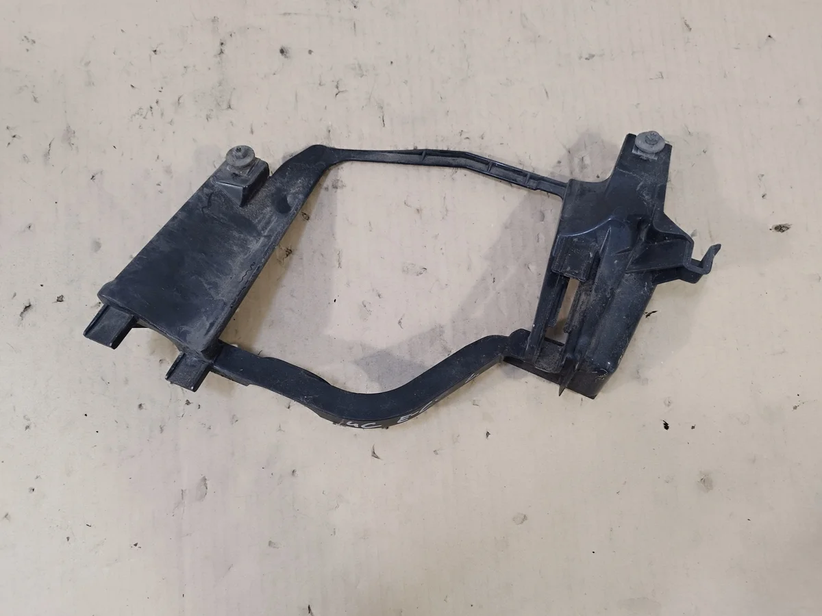 Montageclips koplamp BMW 5 E60 E61 Rechts + Links image 3