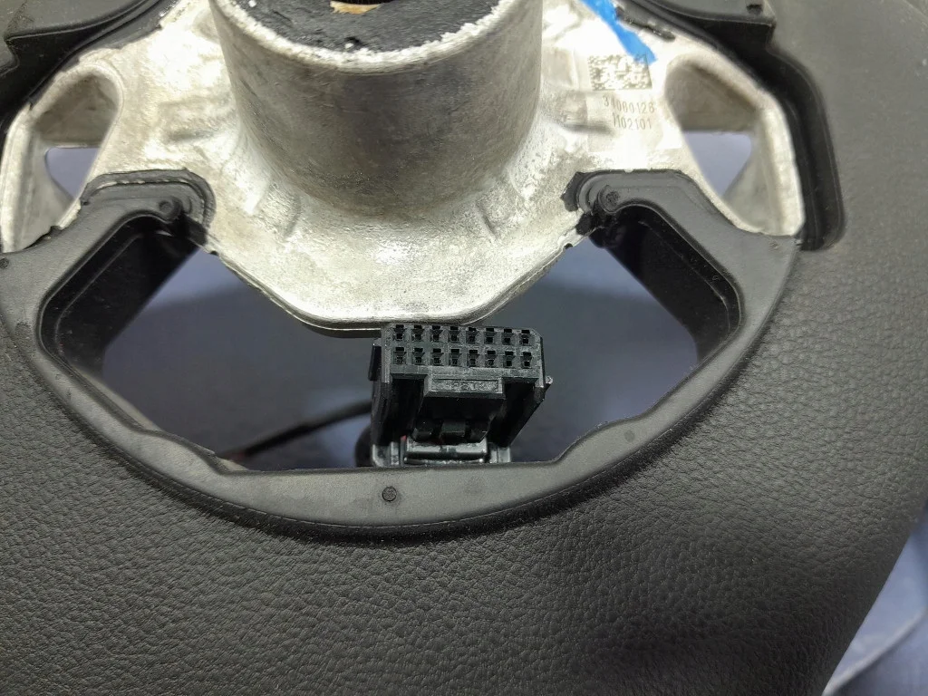 Renault Express Multifunction Steering Wheel image 5