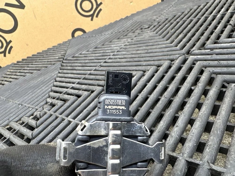 Alfa Romeo Stelvio Rain Sensor 00505511830 image 4