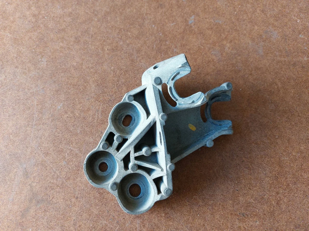 Mocowanie linki zmiany biegów Peugeot 508 9685403180