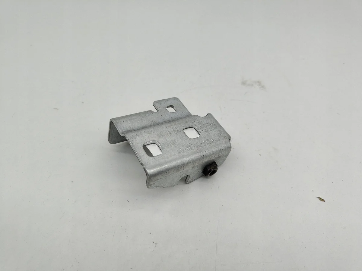 Range Rover Evoque L551 K8D2-16151-AC fixation aile image 3