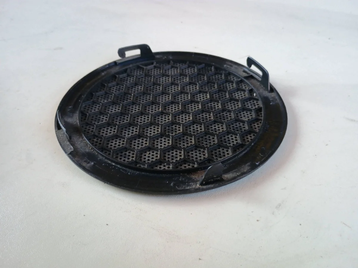 Cache haut-parleur tableau bord Nissan Primastar 7700842163B image 3