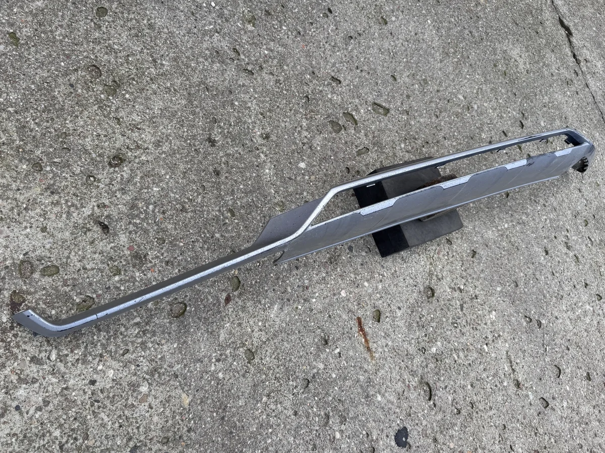 Audi A4 B9 Allroad Spoiler 8W0807733 image 3