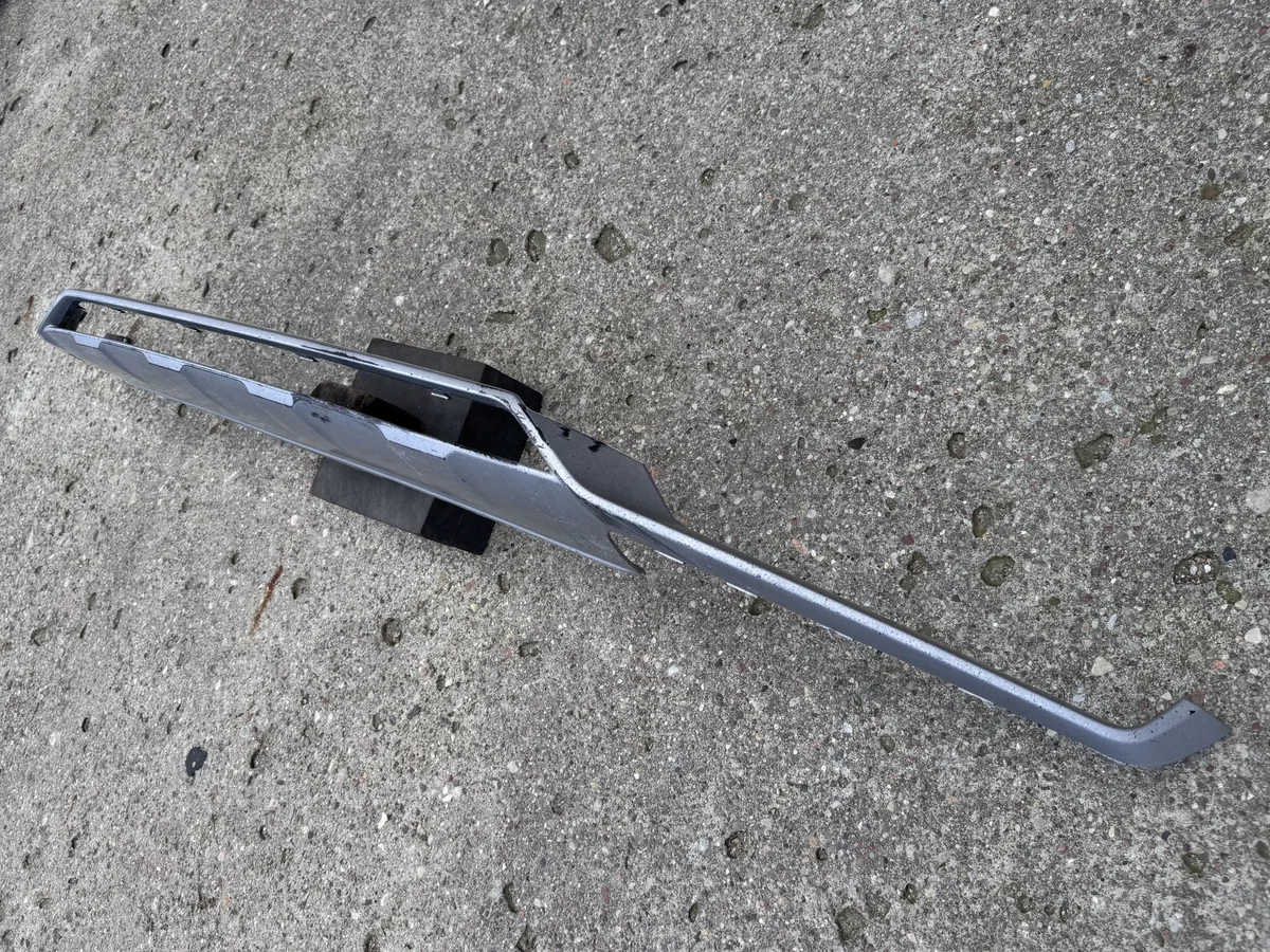 Audi A4 B9 Allroad Spoiler 8W0807733 image 4