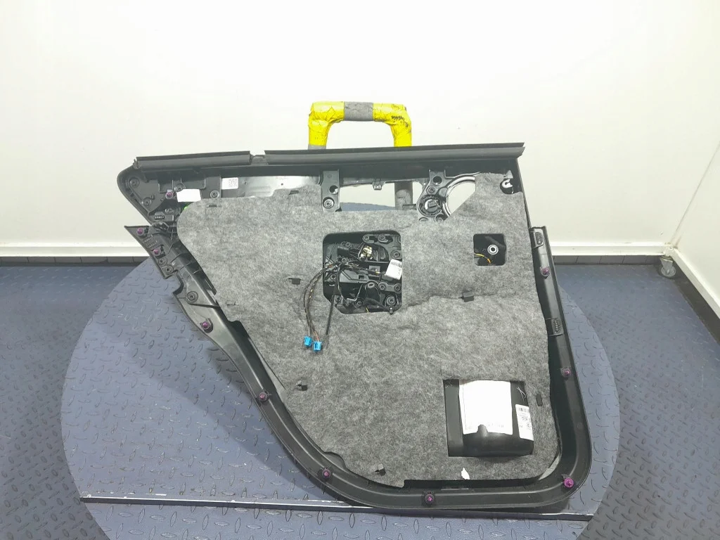 Mercedes GLE W167 dörrpanel bak höger image 5