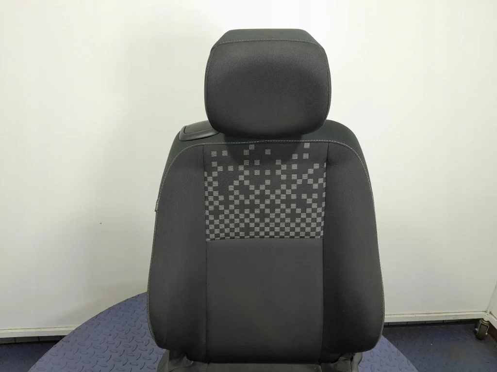Oikea etuistuin Renault Megane III image 3