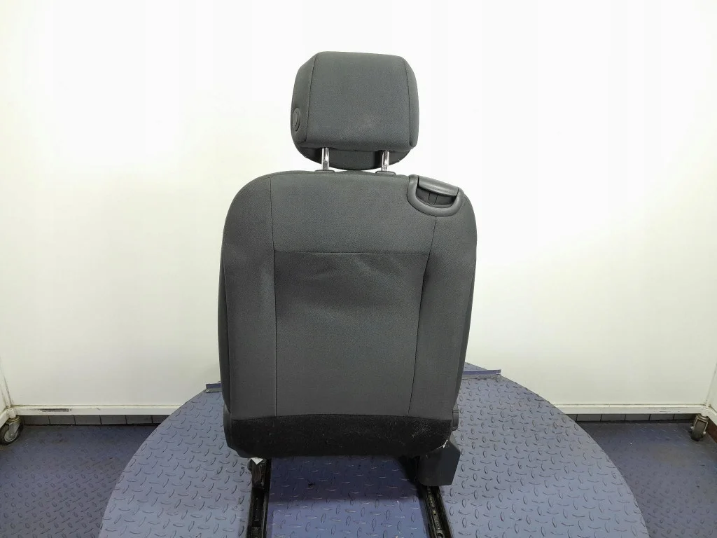 Oikea etuistuin Renault Megane III image 5