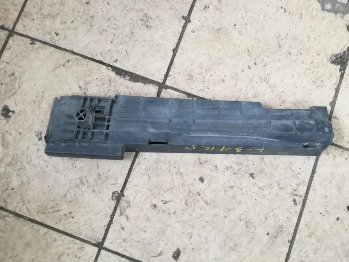 BMW F30 F31 Radiator Mount Cover Right