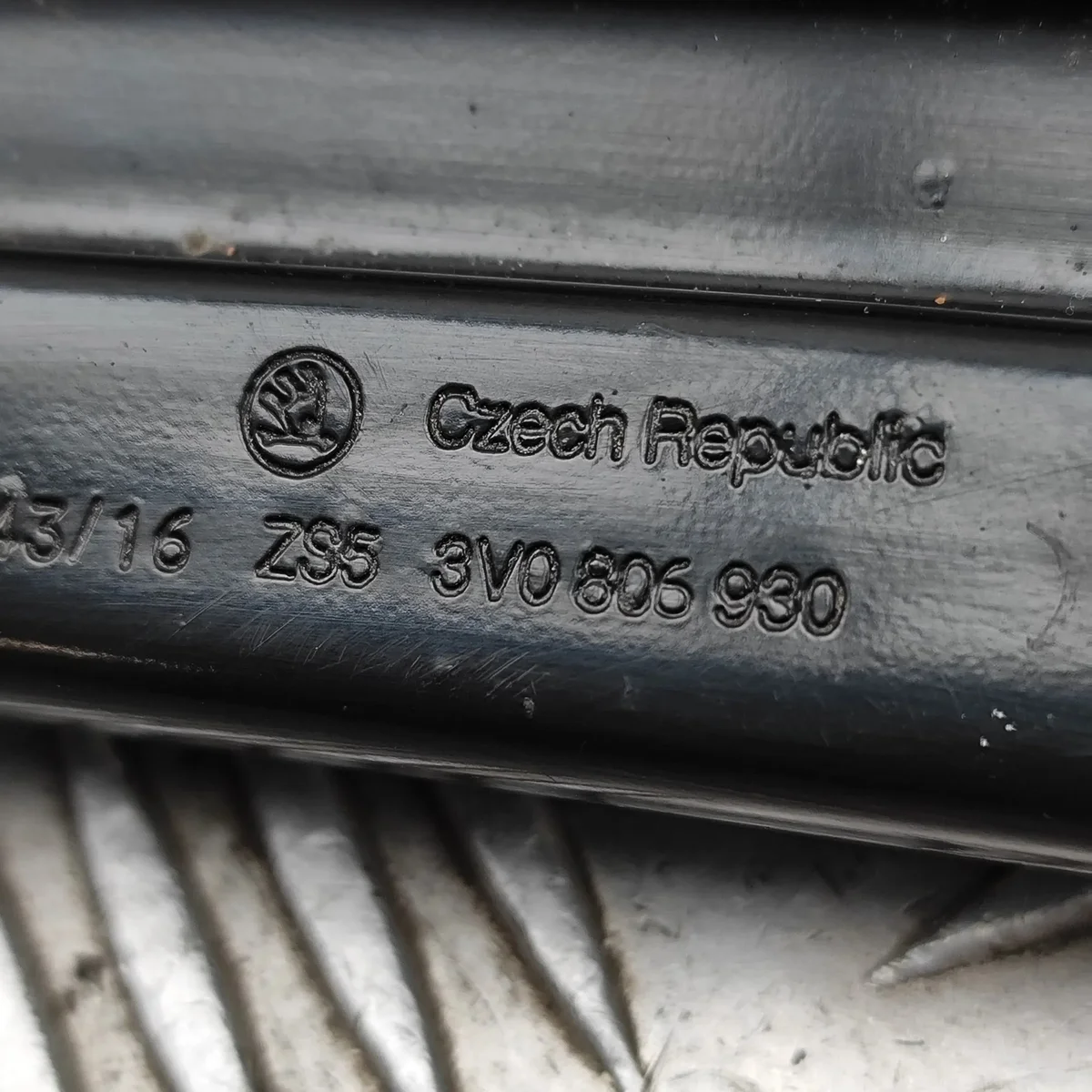 Soporte delantero Skoda Superb III 3V0806930 image 7
