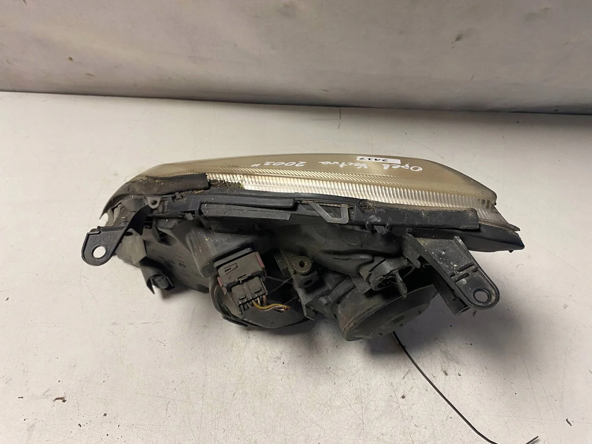 Opel Vectra C Right Front Headlight 20A285 image 3