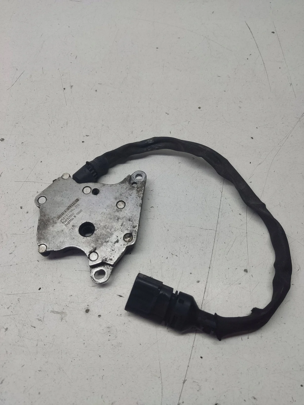 Audi A6 S6 C5 4B 1998 Valitsin 0501317994 image 4