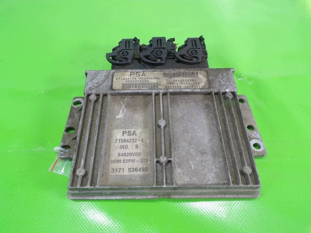 Steuergerät Motor Peugeot Partner 1.4 75KM