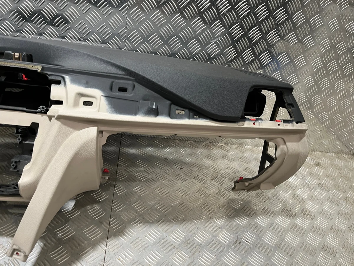 Armaturenbrett Konsole BMW F30 F31 F32 F33 F36 image 4