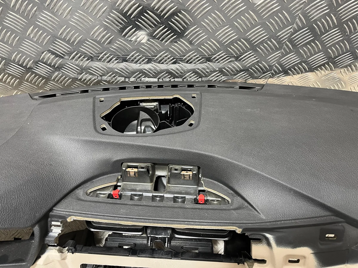 Armaturenbrett Konsole BMW F30 F31 F32 F33 F36 image 8