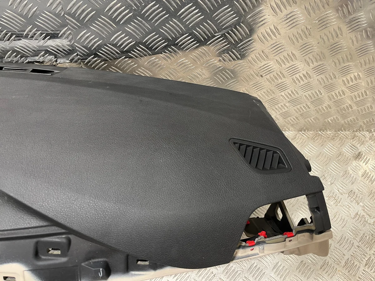 Armaturenbrett Konsole BMW F30 F31 F32 F33 F36 image 9
