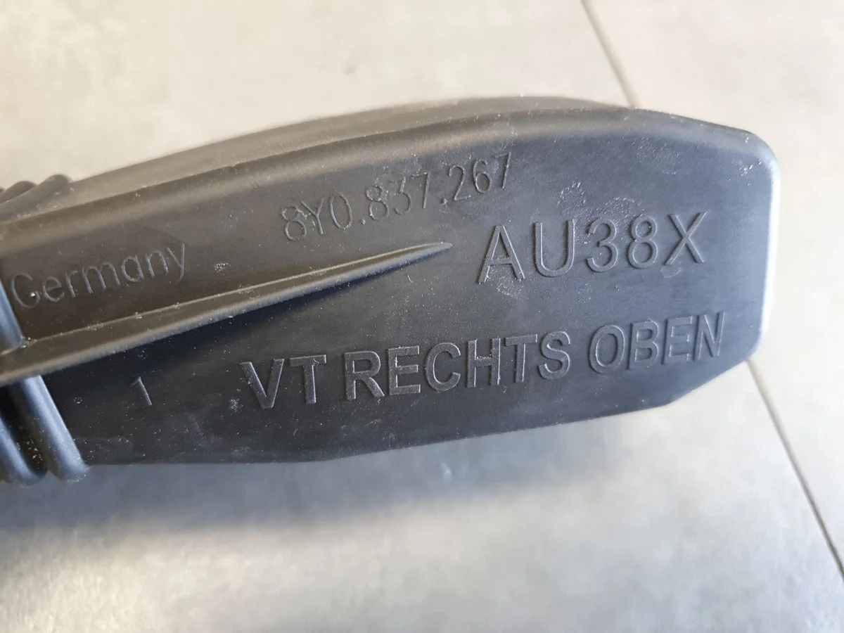 Audi A3 8Y Türfeststeller links vorne 8Y0837249 image 3