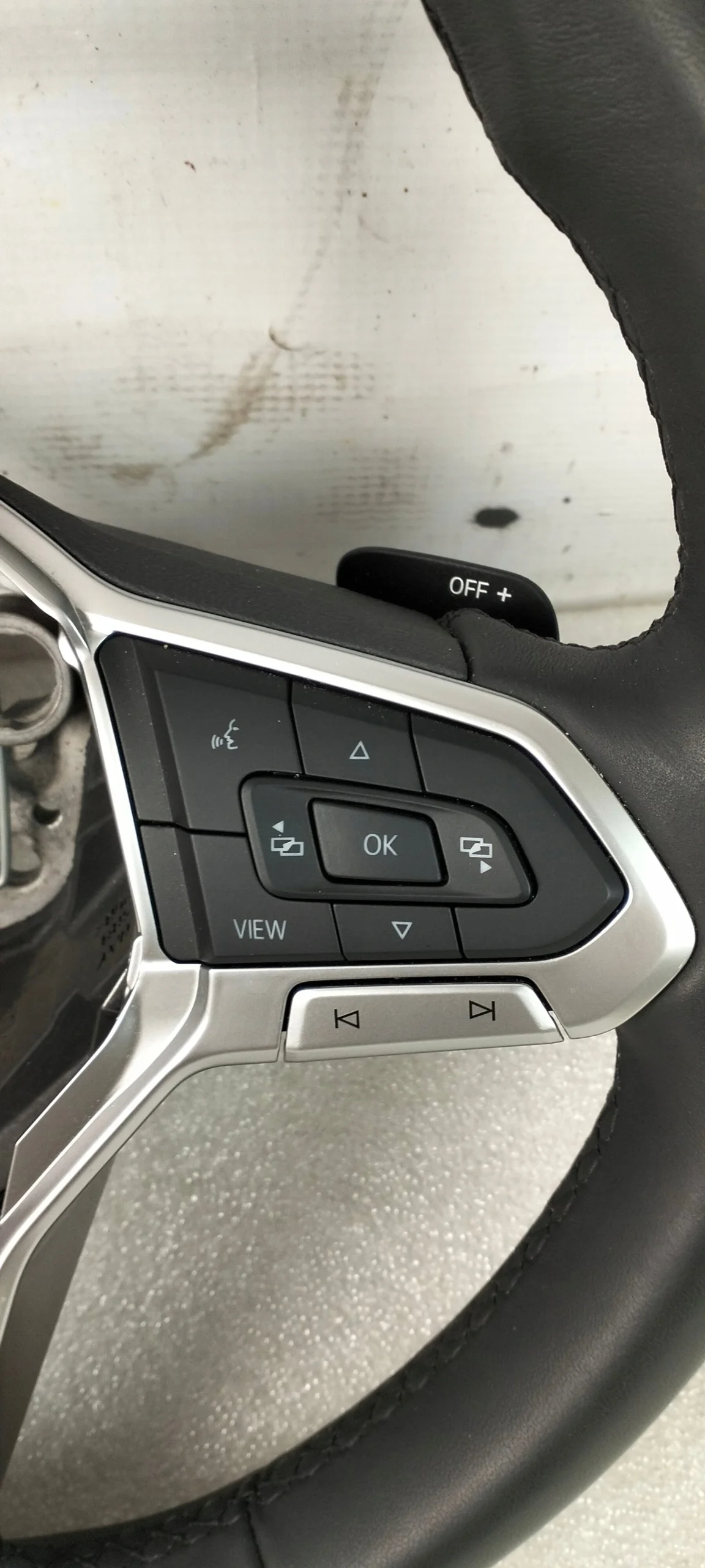 VW Tiguan III Multifunktionslenkrad 571419089F image 3