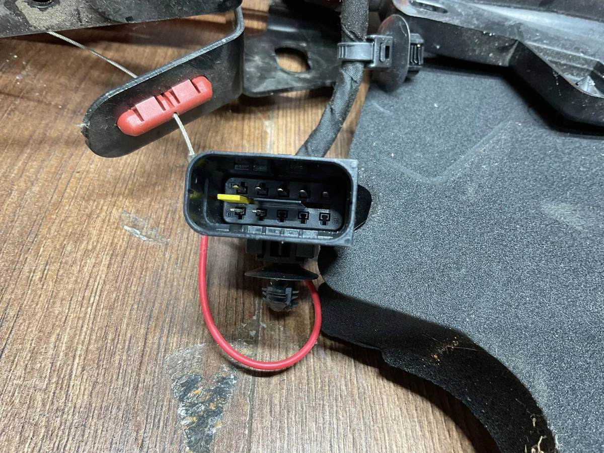 Jaguar I-PACE X590 Charging Socket Connector image 9