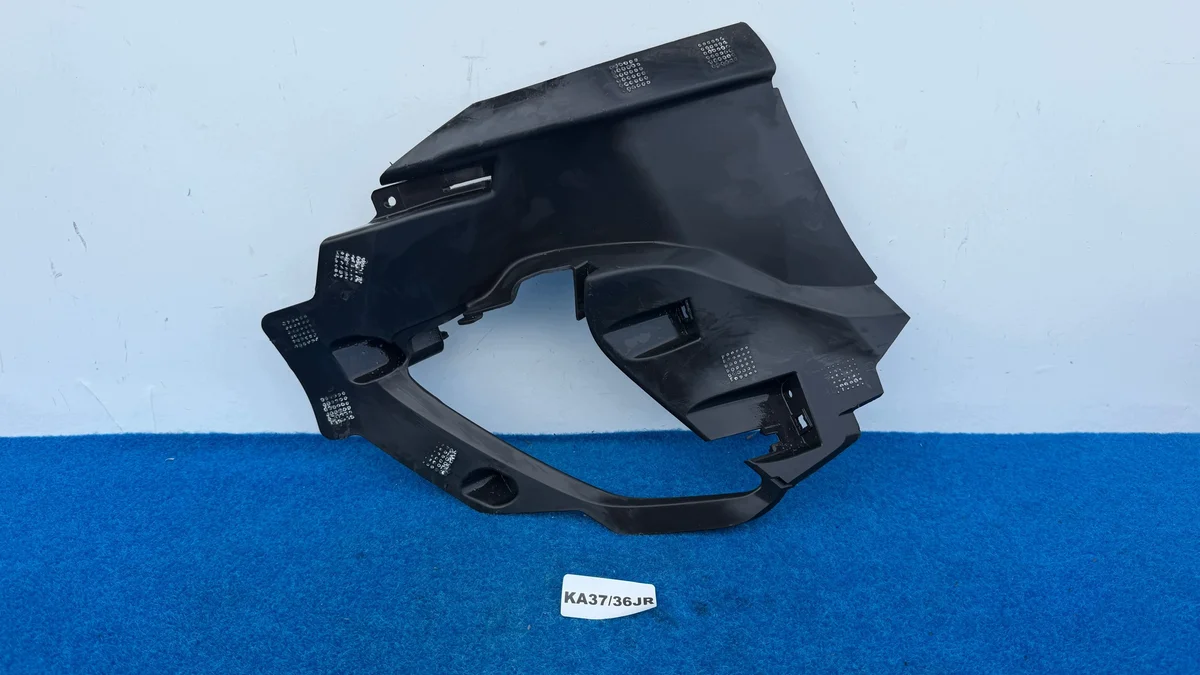 Ford Focus IV MK4 Suporte Para-choques Direito