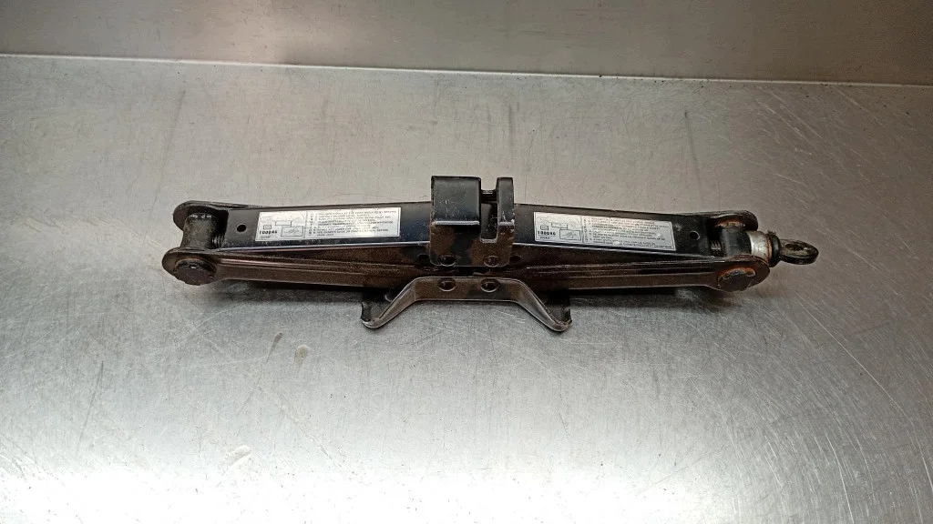 Wagenheber 1000kg gebraucht V-152116-152116/VOLVOMAR
