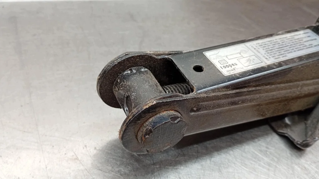 Wagenheber 1000kg gebraucht V-152116-152116/VOLVOMAR image 3
