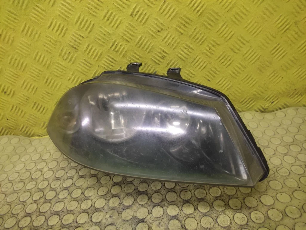 SEAT IBIZA III Right Headlight Lamp Used