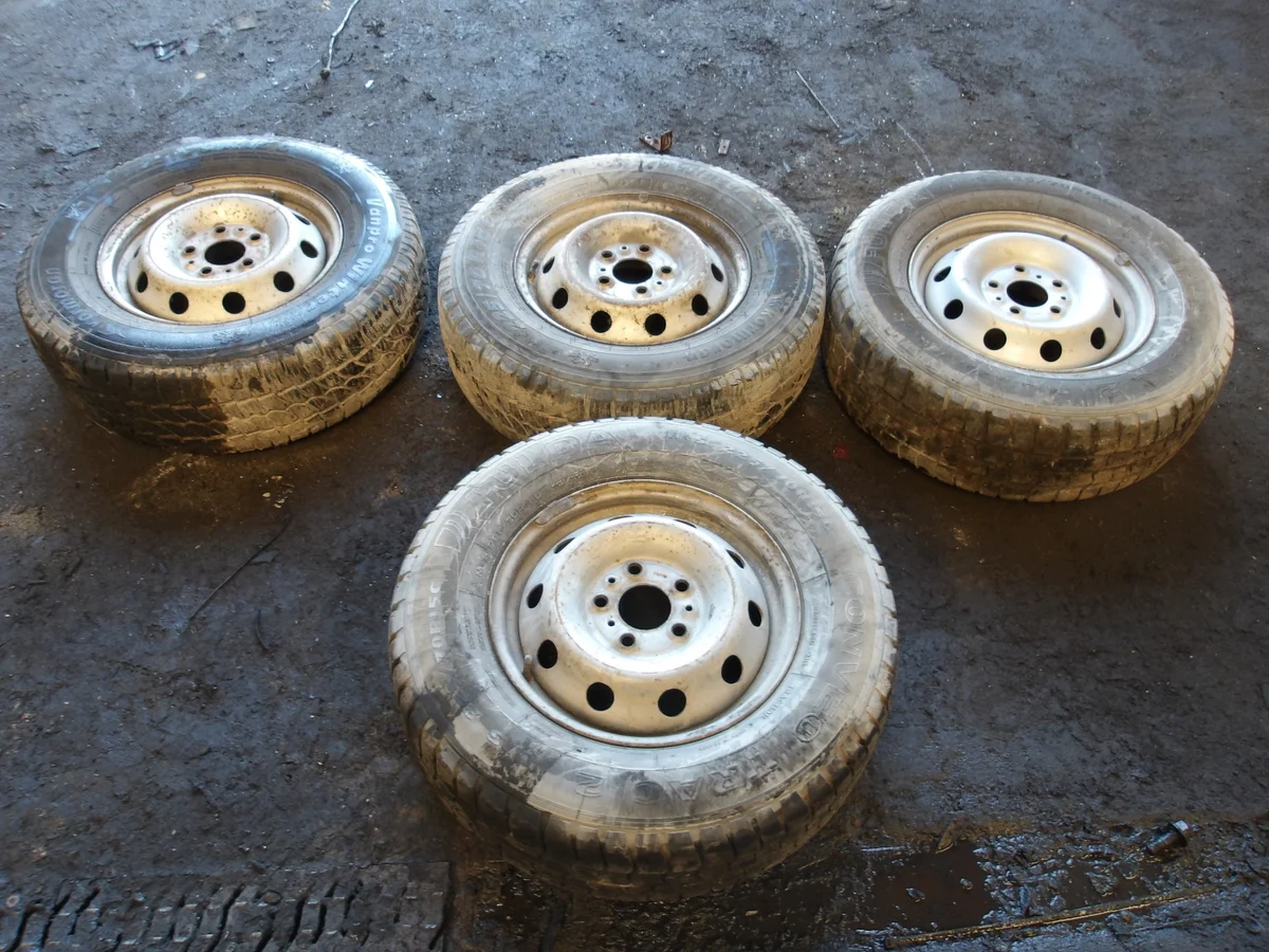 Hjul med fälgar Peugeot Boxer 225/70R 15C