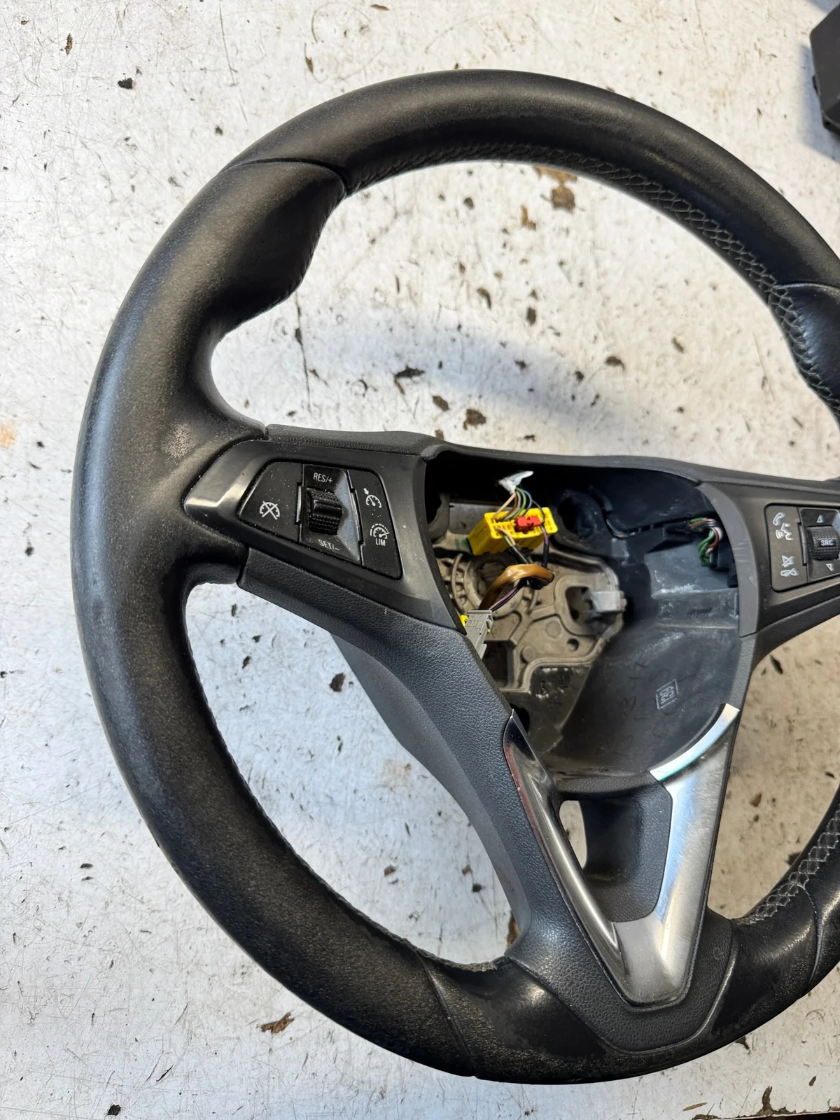 Opel Astra K/Corsa E monitoimiohjauspyörä image 3