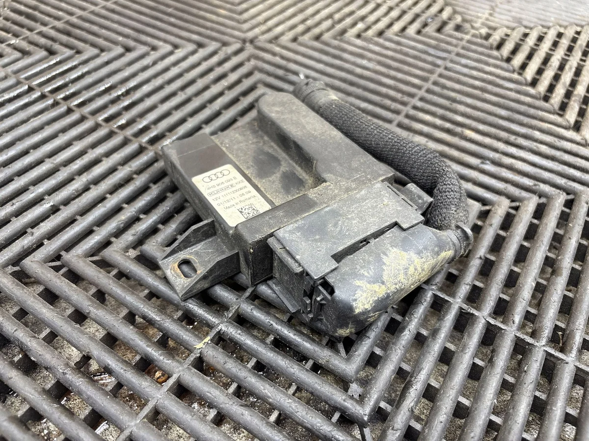 Audi A8 S8 D4 Fuel Pump Control Module image 2