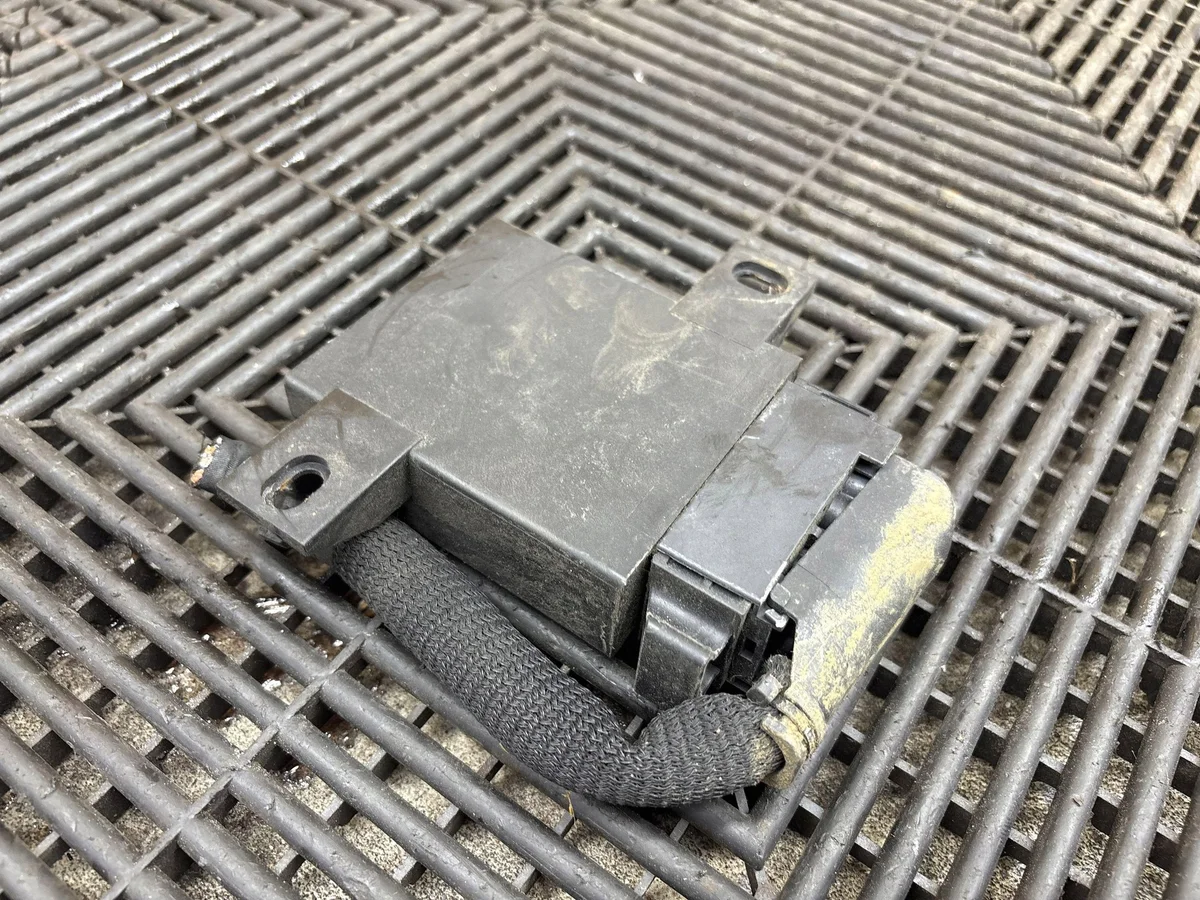 Audi A8 S8 D4 Fuel Pump Control Module image 3