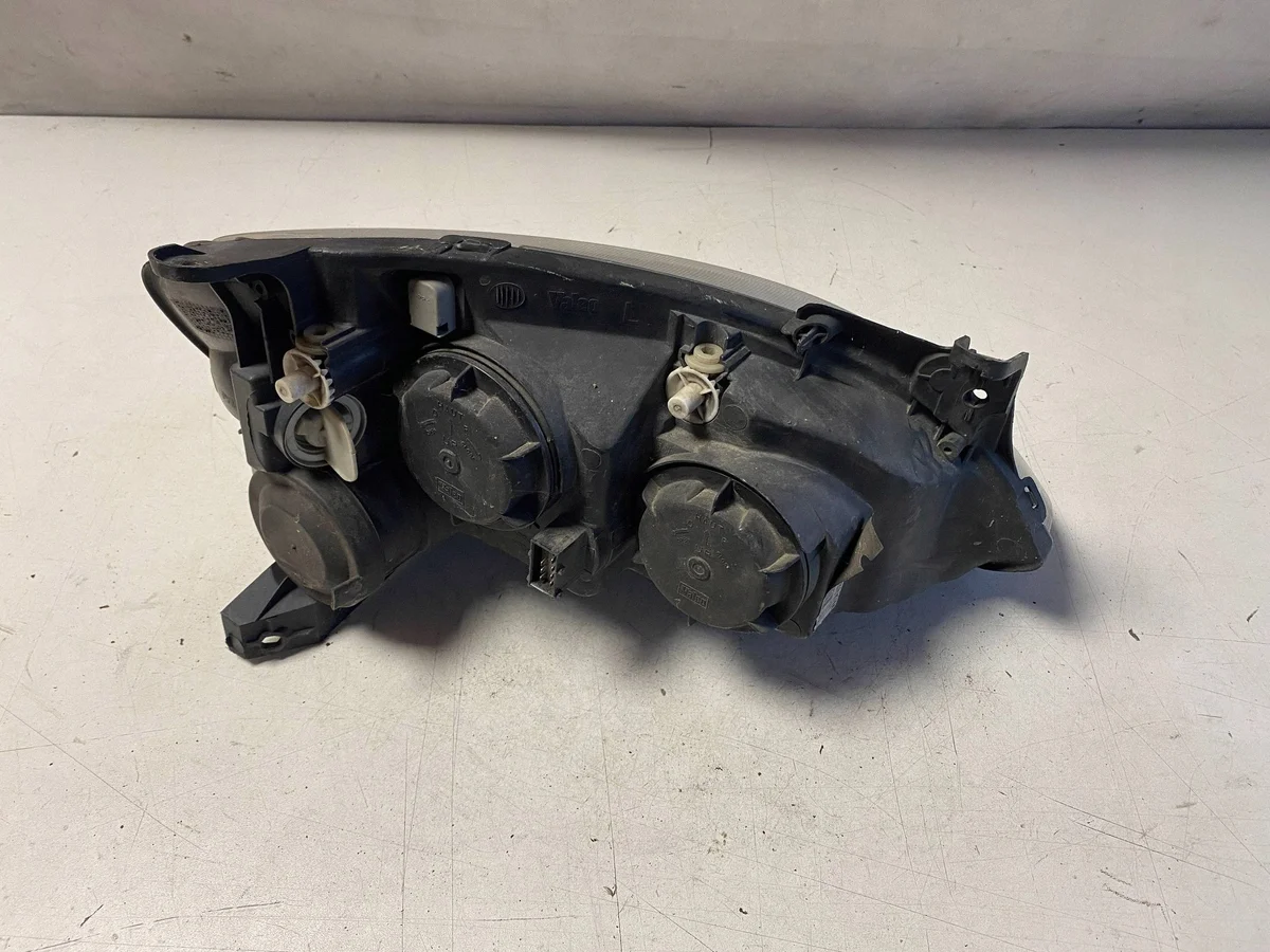 Opel Corsa C 1.3 CDTI Left Headlight 13195923 image 3