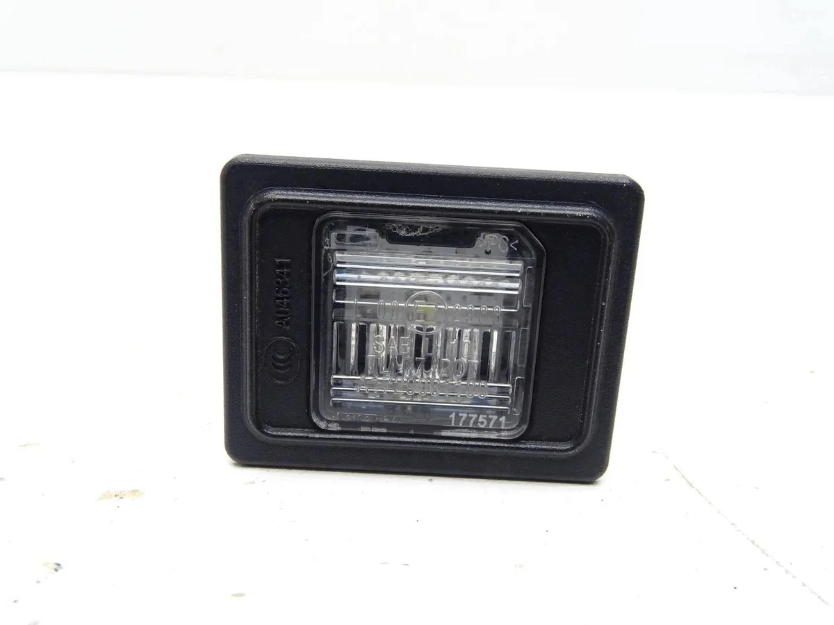 Luz matrícula Mercedes A1729061100 image 7