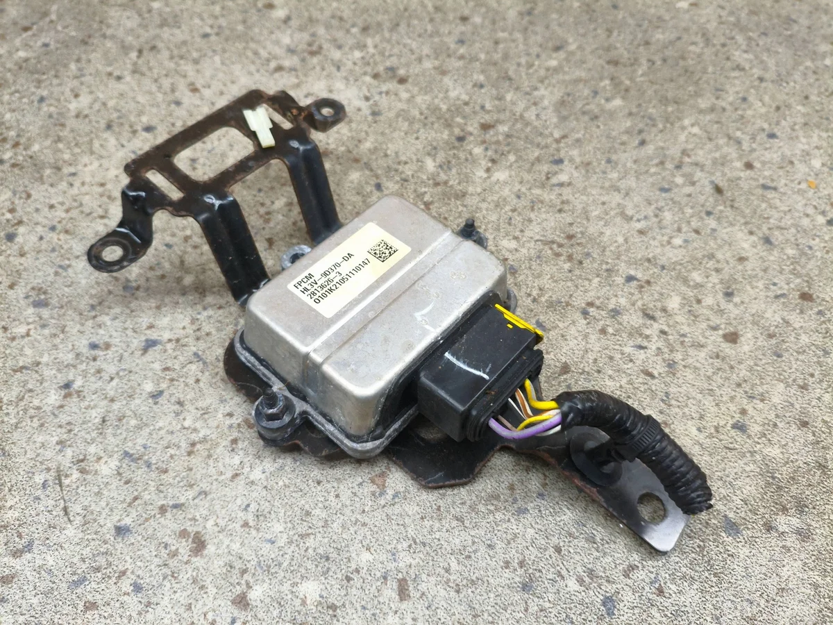 Brandstofpomp module Ford Explorer VI 28136263