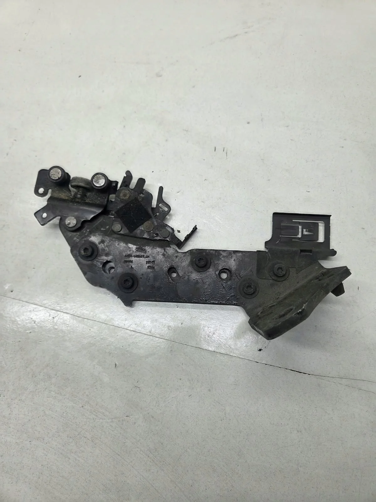 Galet de porte arrière gauche Ford AM51-U25001-AH