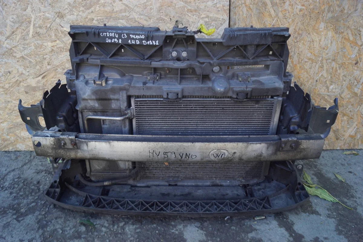 Etupalkki Citroen C3 Picasso 1.4 B JKM28626