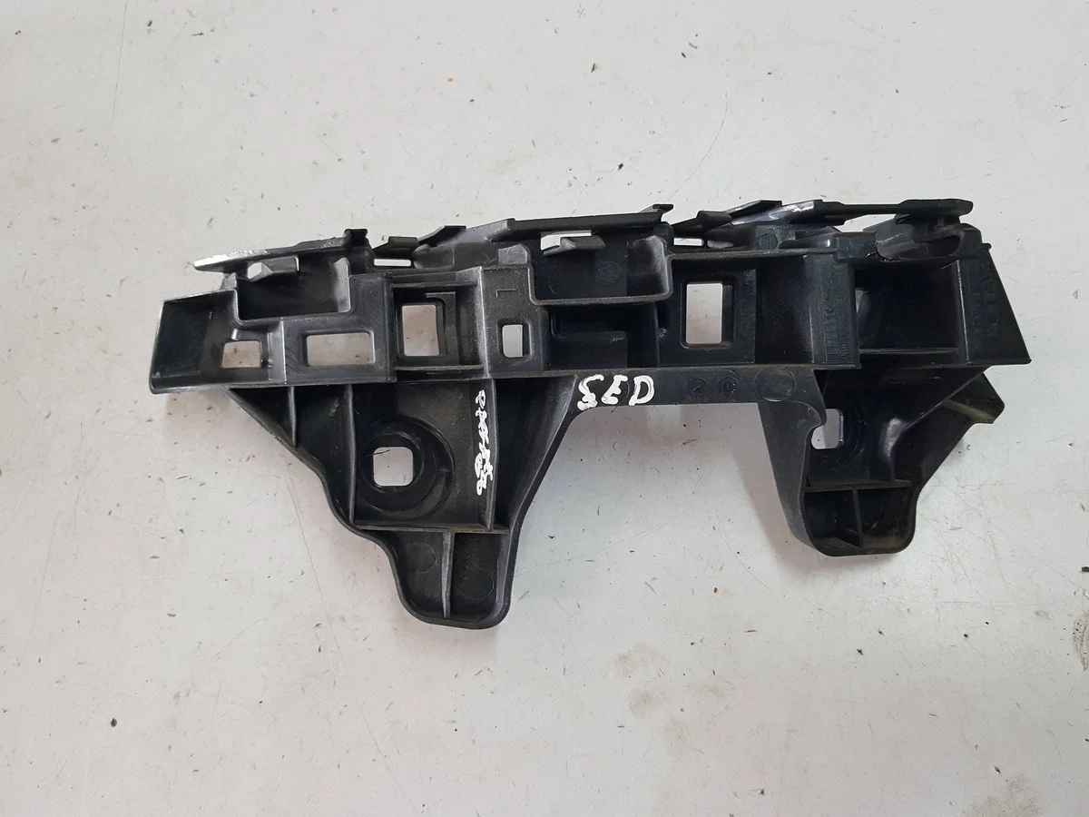 VW Passat B8 Kombi Halter Stoßstange Links Hinten