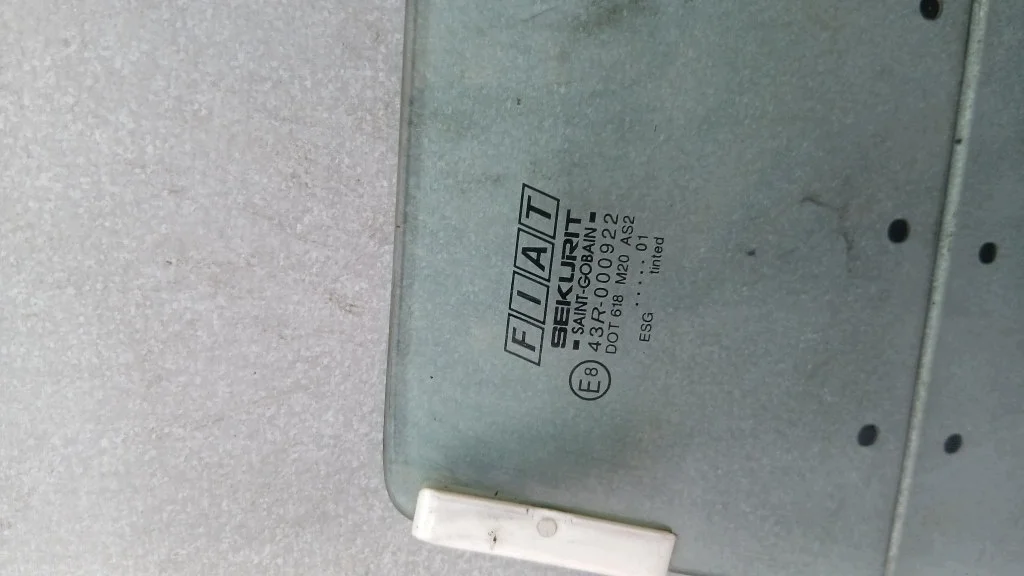 VETRO ANTERIORE SINISTRO FIAT UNO II 95-02