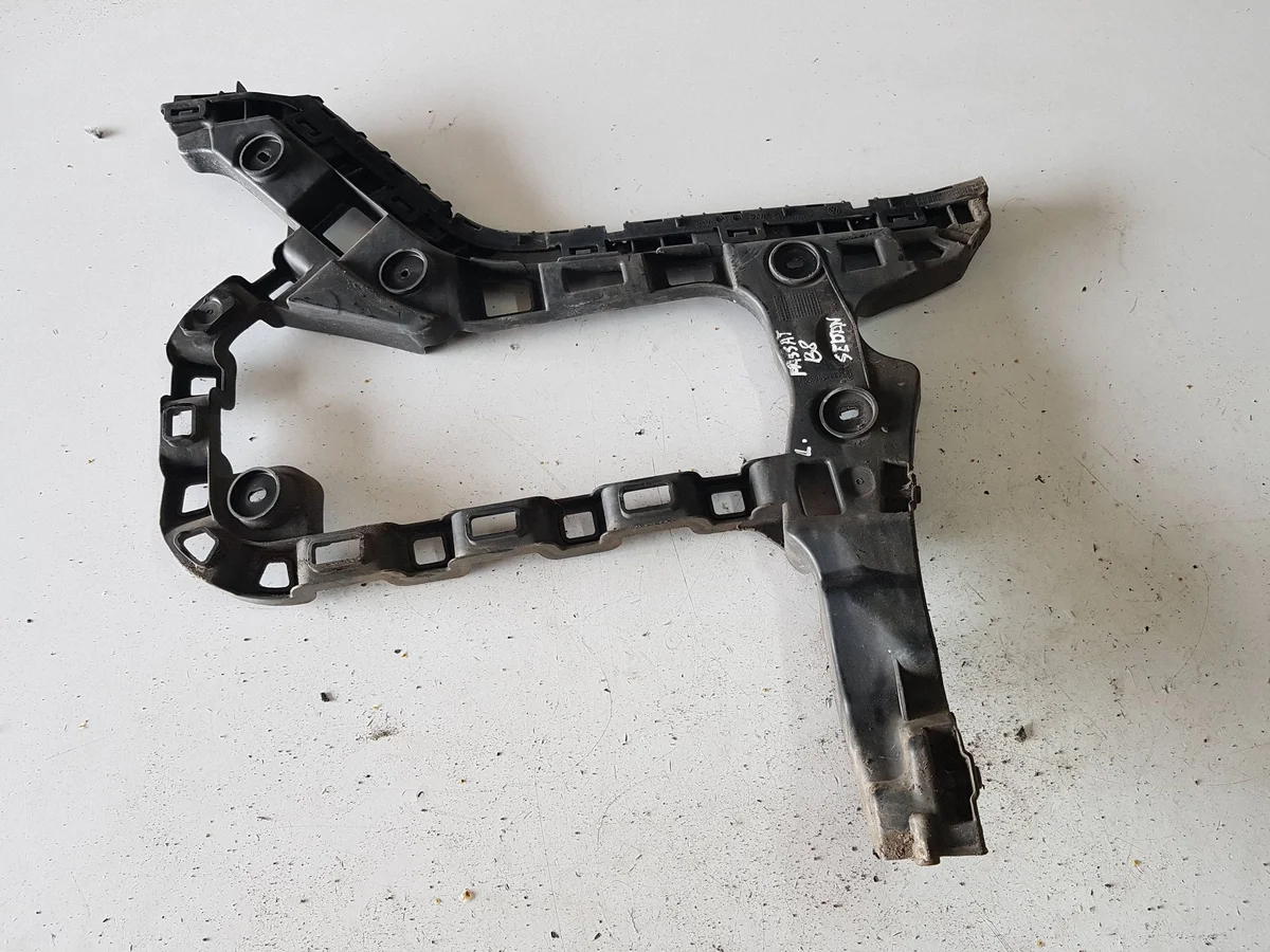 VW Passat B8 14-18 Rear Bumper Bracket Left Used