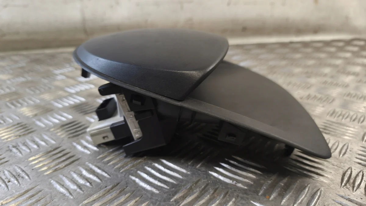 Renault Clio III Display Screen 8200722451 image 5