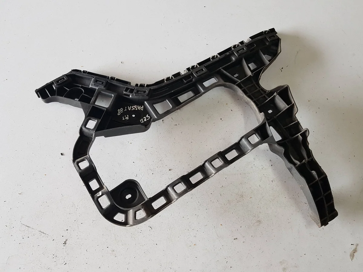 VW Passat B8 Sedan Rear Bumper Bracket Right