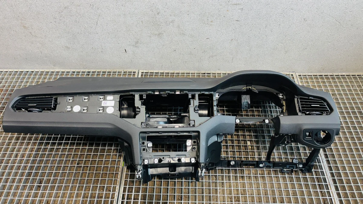 2016 VW Golf Sportsvan Instrumentbräda 518857003